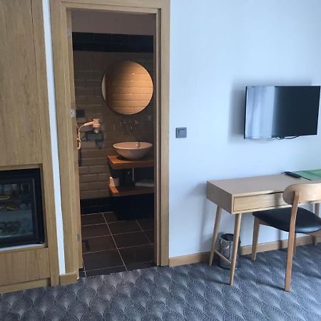 อะบันท์ โลตัส โอเทล Hotel โบลู ภายนอก รูปภาพ