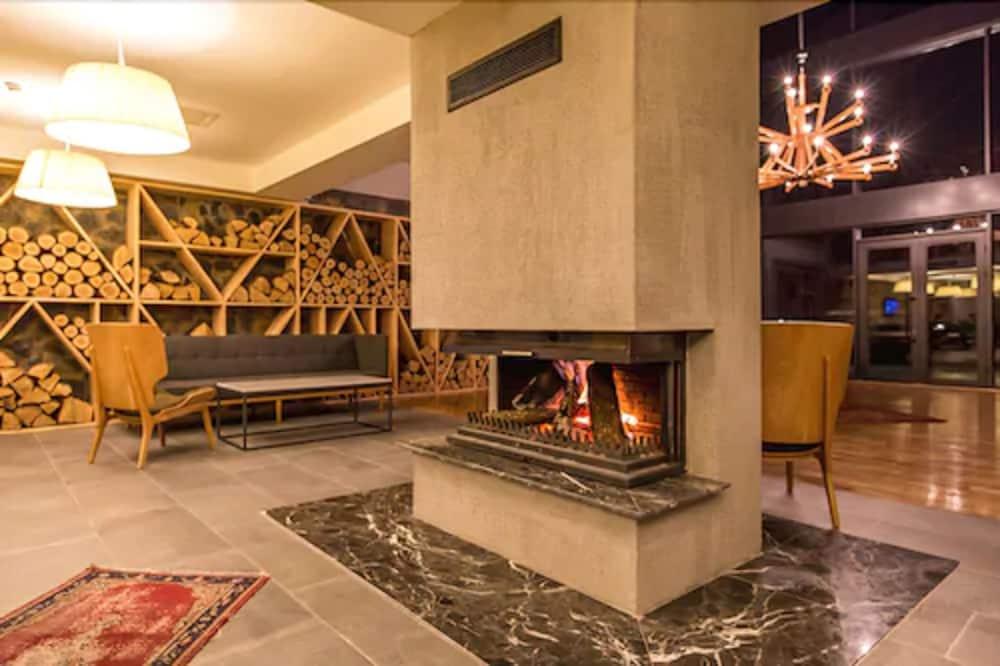 อะบันท์ โลตัส โอเทล Hotel โบลู ภายนอก รูปภาพ