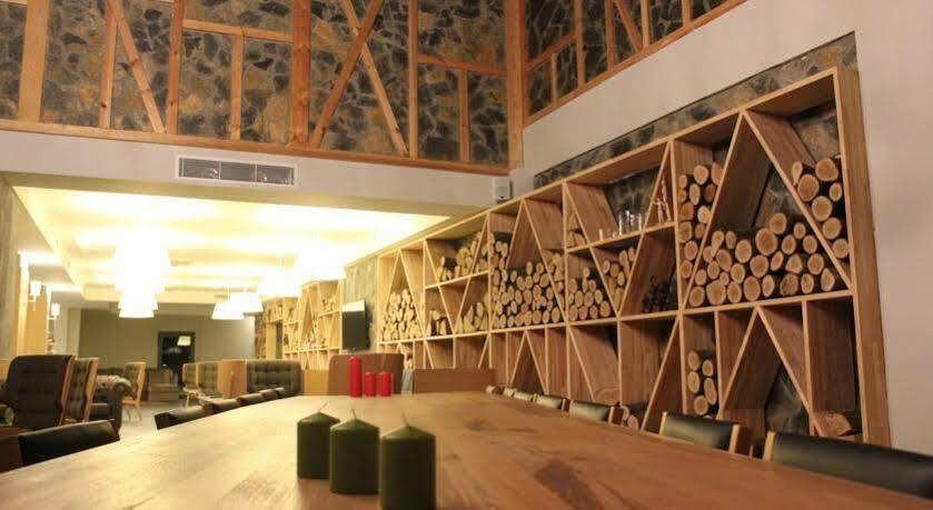 อะบันท์ โลตัส โอเทล Hotel โบลู ภายนอก รูปภาพ